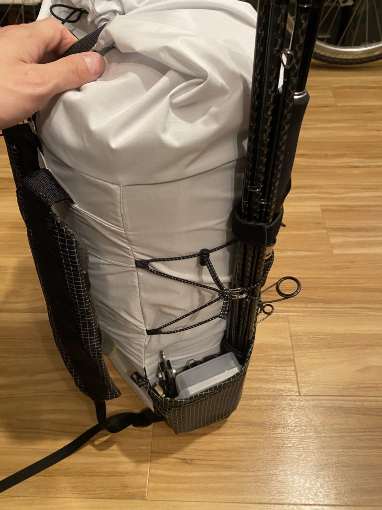 自作のレイウェイバックパックにロッドを外付け